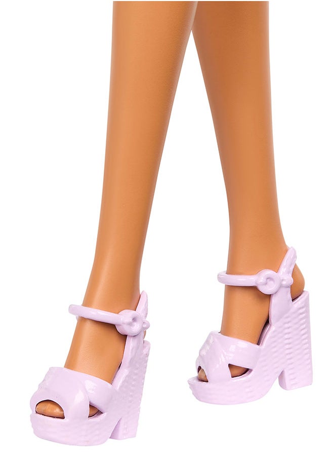 Barbie Fashionistas® Doll - with Blindness  - Image 4