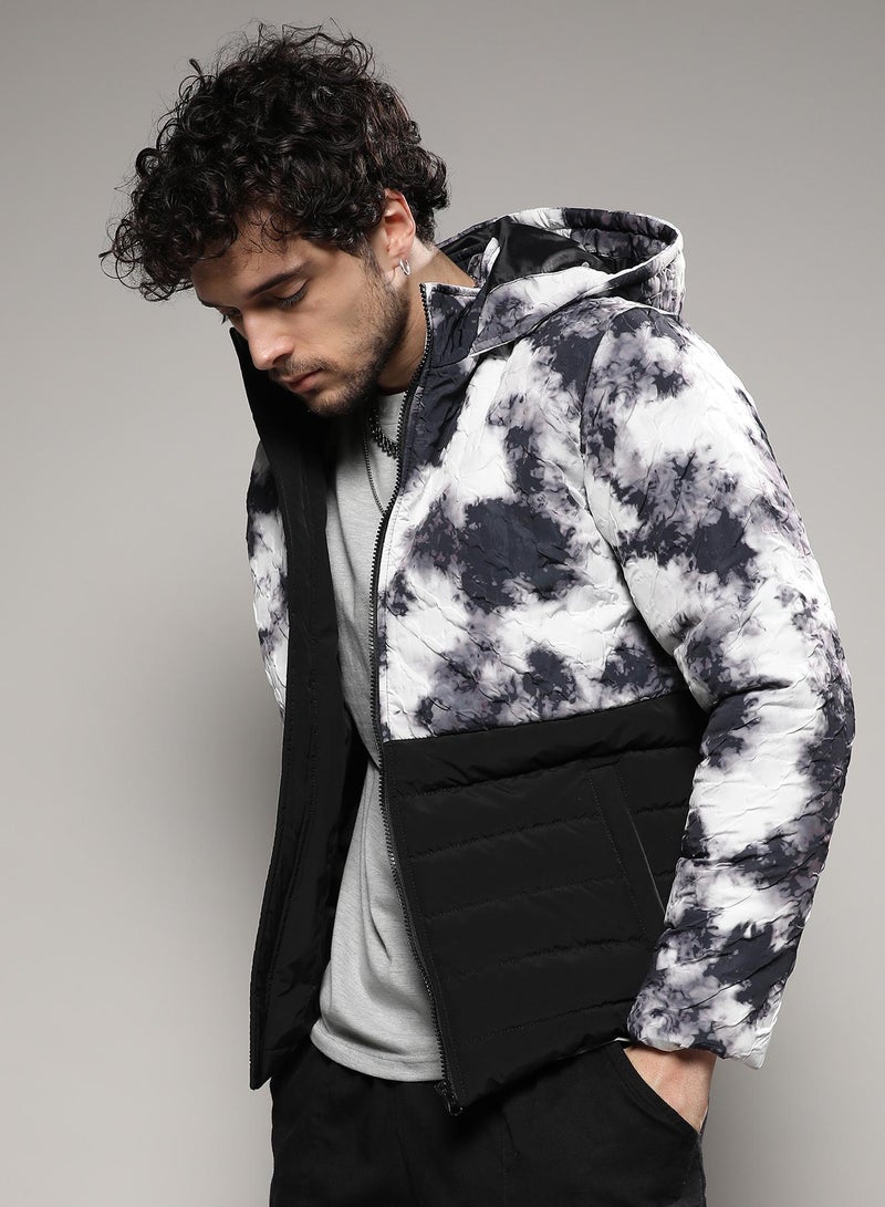 Campus Sutra Men's Black & White Tie-Dye Block Puffer Jacket - Image 3