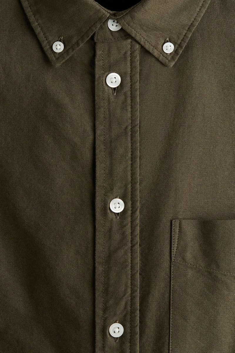 اتش اند ام قميص أكسفورد بقصّة عادية