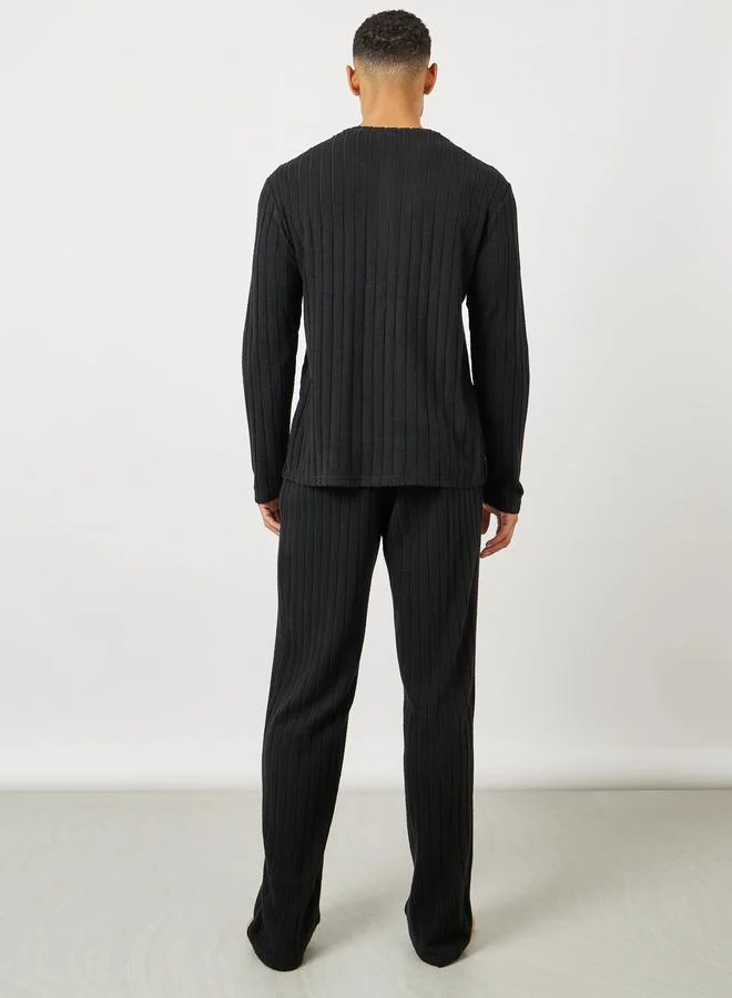 Styli Black Ribbed Long Sleeves T-Shirt And Open Hem Pyjama Set for Men | Best Price UAE