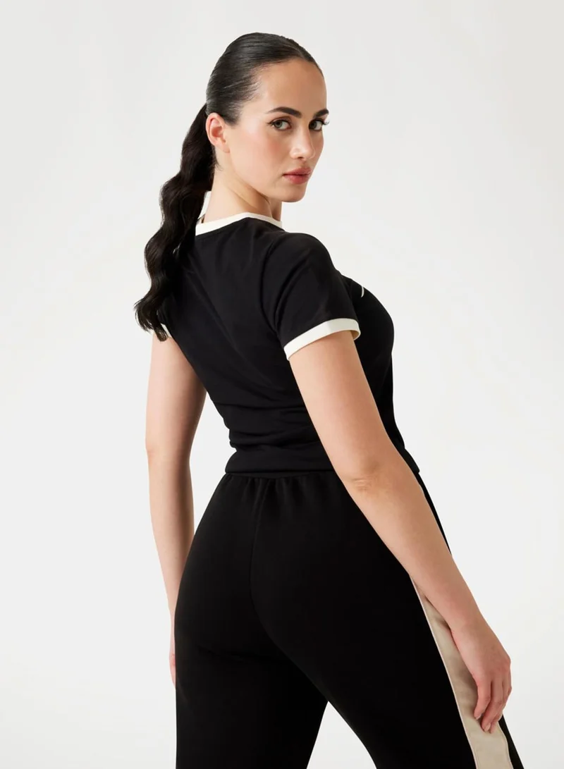 جس Carmen Short Sleeve Crew Neck T-Shirt