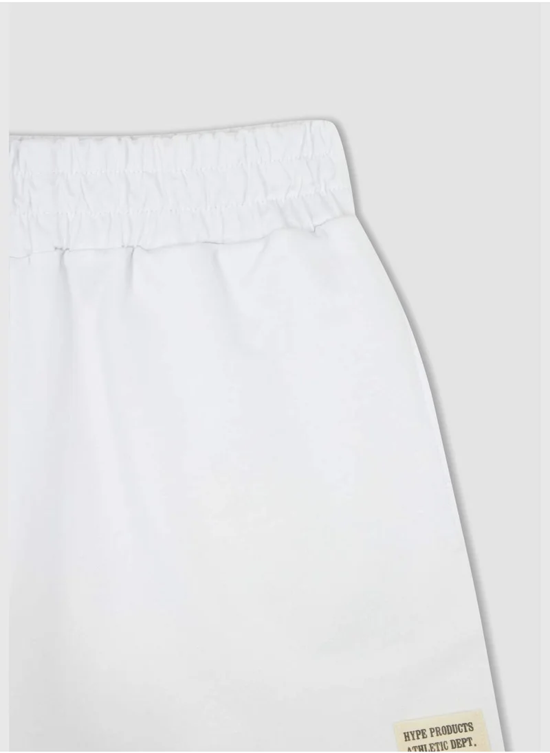 ديفاكتو Text Printed Basic Shorts