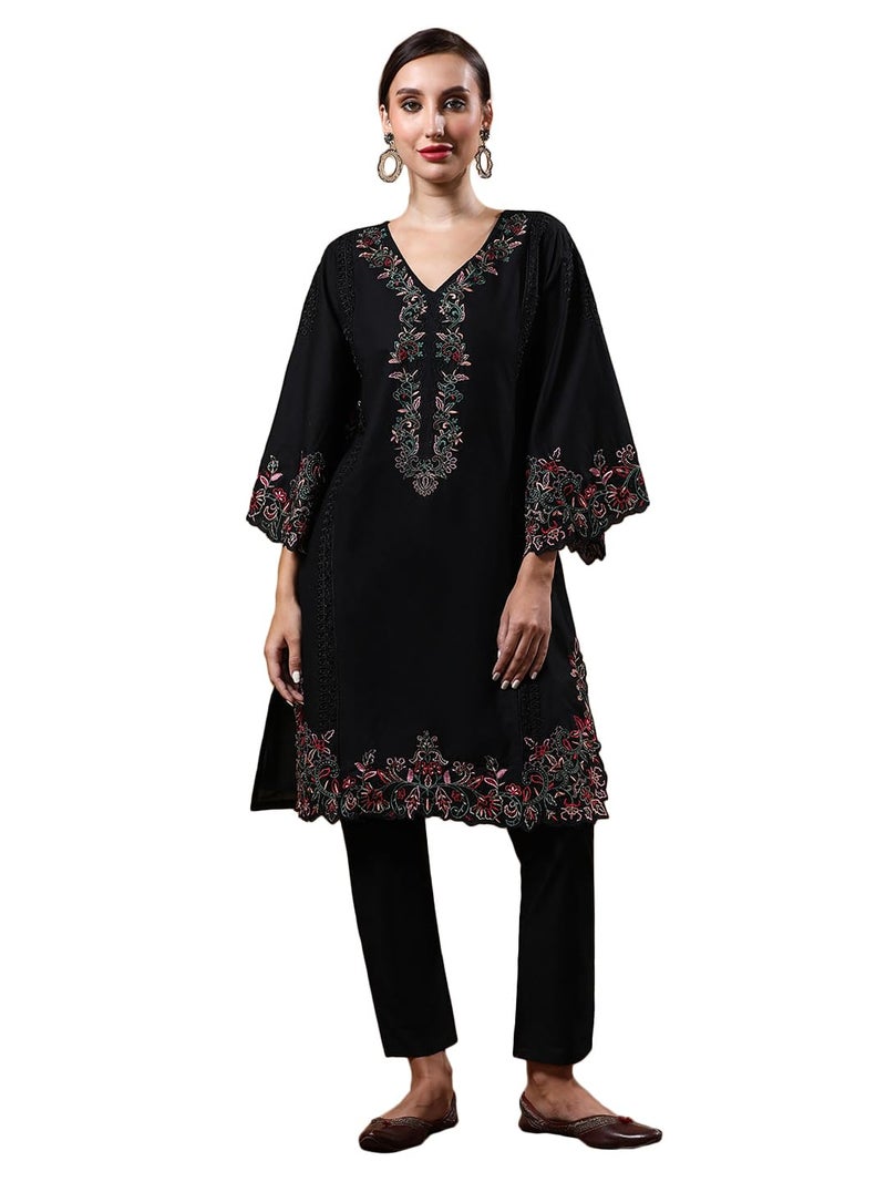 Varanga Women Embroidered V-Neck Pure Cotton Kurta Sets - Image 1
