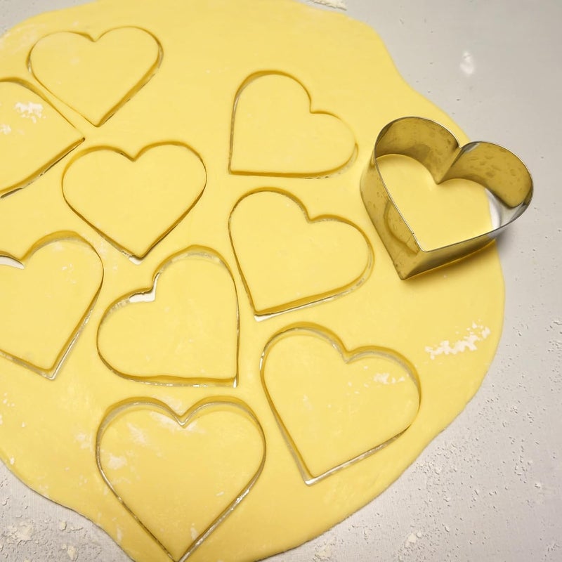 ALL-TOP Heart-Shaped Biscuit Cutter Set - 5 Size Cookie Cutter for Valentine's Day Baking, Dessert Decoration& More - Image 3