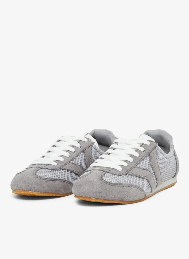 ستايلي اكتيف سنيكرز ستايلي بنعل كلاسيكي برباط