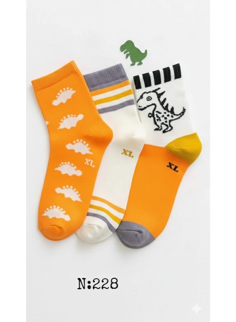 3 جوارب أطفال قطنية برسومات ديناصورات لطيفة، جوارب مريحة وناعمة للأطفال بثلاث  أزواج، تصميم مرح مناسب للأولاد والبنات، جوارب قطنية يومية مضادة للتعرق للمدرسة واللعب، جودة عالية وثبات ممتاز - Image 1