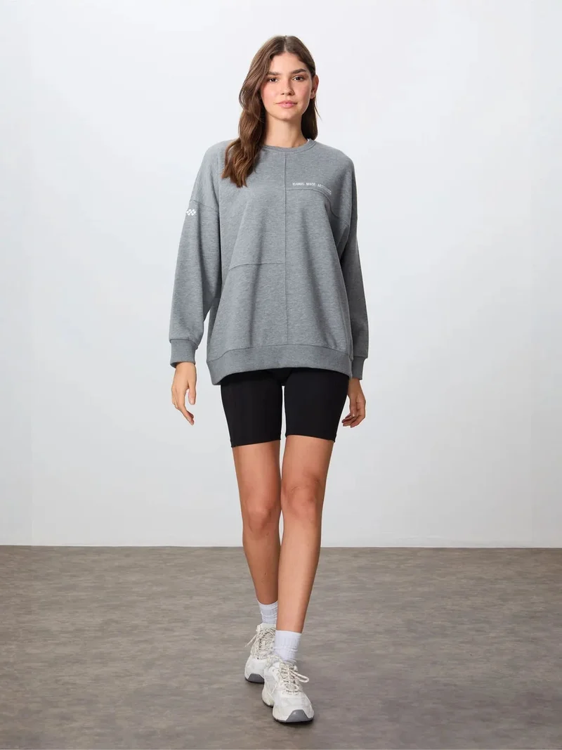 تومي لايف TOMMY Oversized Crew Neck Sweatshirt