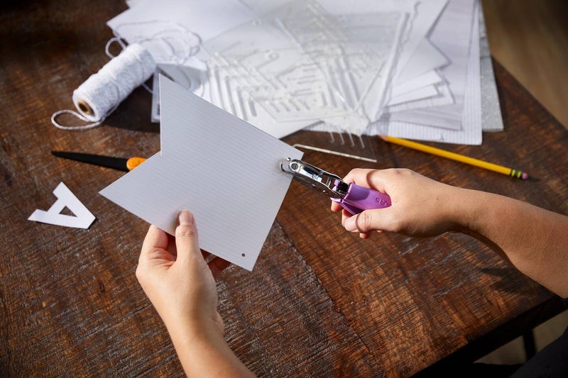 Fiskars 1/16 Inch Hand Punch, Circle, Purple - Image 4