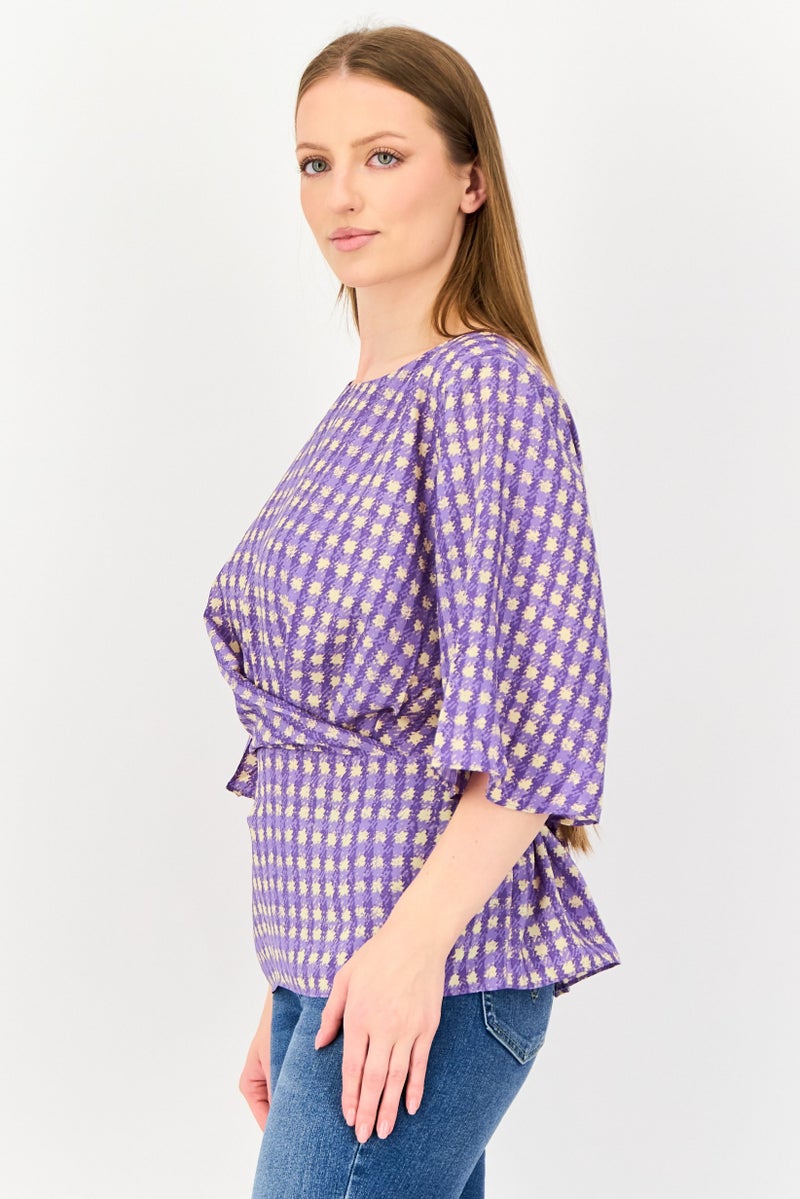 VERO MODA بلوزة بأكمام قصيرة من فيرو مودا للنساء بتصميم طباعة متعددة الألوان، ياقة دائرية - Image 2