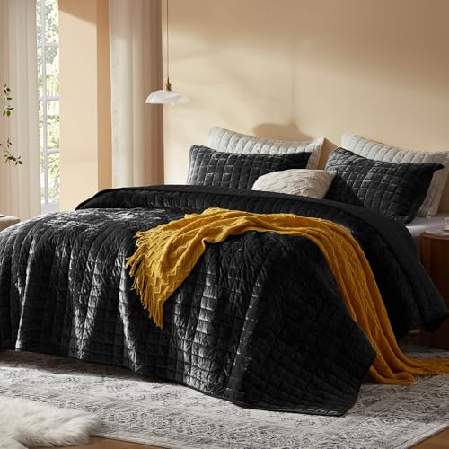 LEAONME Velvet Quilt King Size-98''x106'', Lightweight Black Velvet Comforter Set with 2 Pillow Shams, Soft Bedspread Coverlet Quilted Bedding Set for All Season - Image 2
