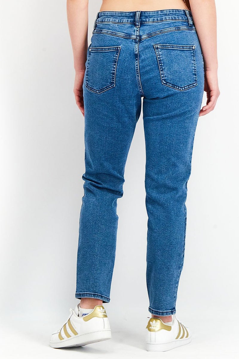 Tchibo جينز مغسول للنساء بقصة ضيقة بخصر متوسط و5 جيوب، أزرق - Image 4