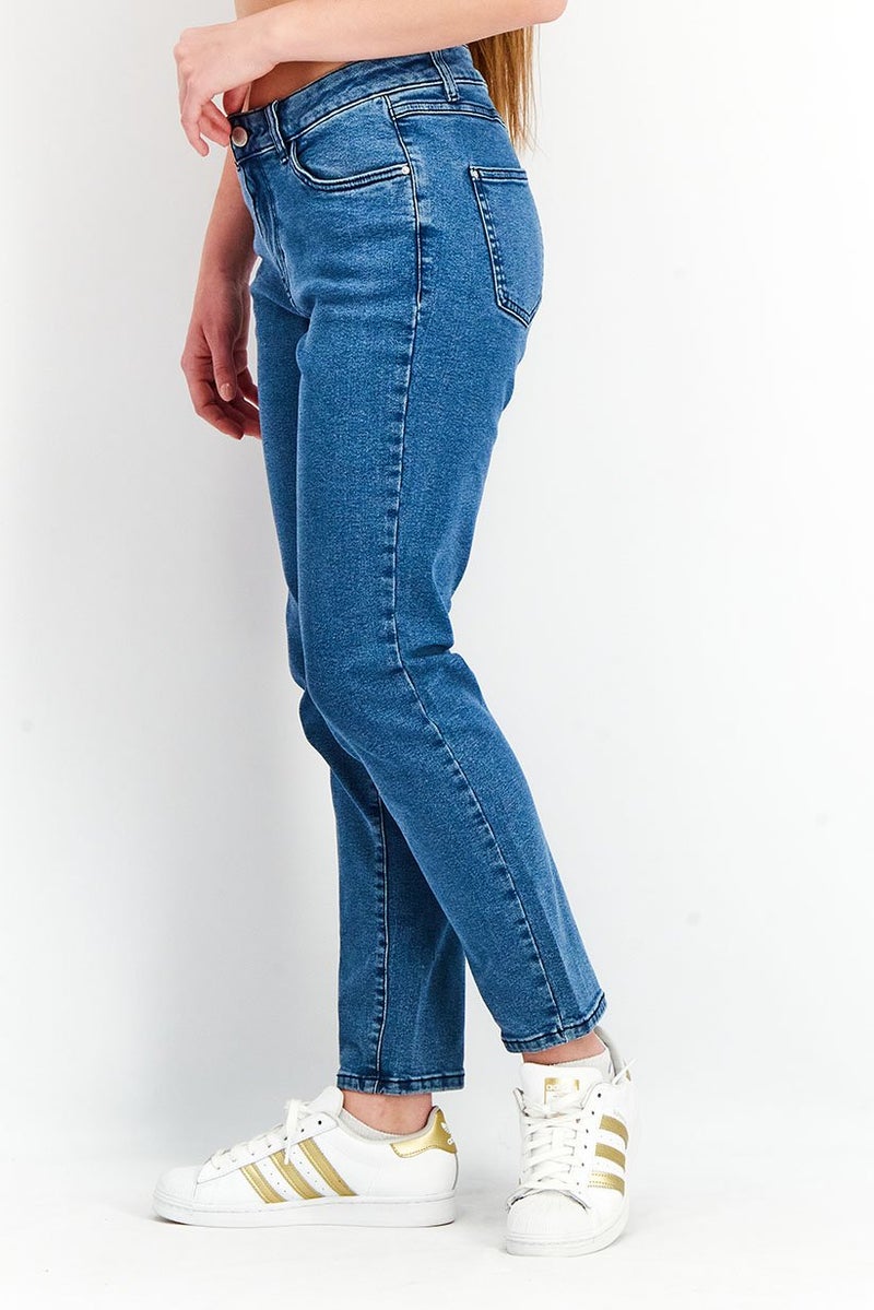 Tchibo جينز مغسول للنساء بقصة ضيقة بخصر متوسط و5 جيوب، أزرق - Image 2