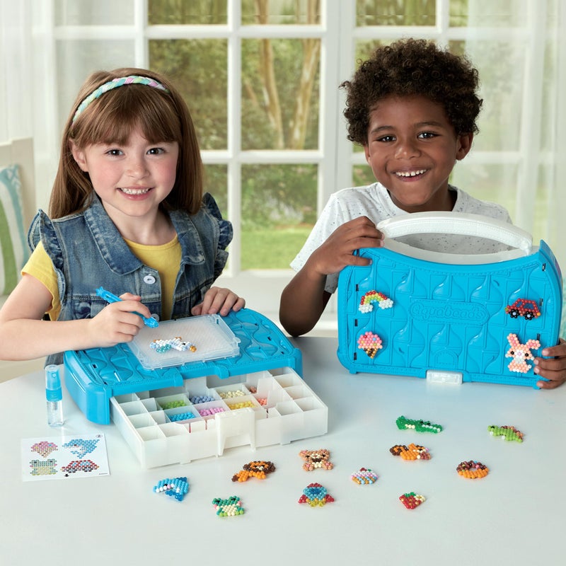Aquabeads - L'atelier d'initiation - Kit de loisirs crÃ©atifs - ActivitÃ© manuelle Enfants en Toute autonomie - Coffret de perles qui collent Avec de l'eau - Jouet Enfant 4 ans et + - 35087 - Image 4