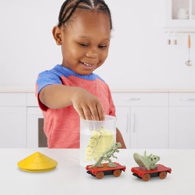 THOMAS & FRIENDS Mystery Toy Trains Collection, Color Reveal Engines with Color-Changing Action & Cargo for Kids Ages 3+ Years, Each Sold Separately - Image 5