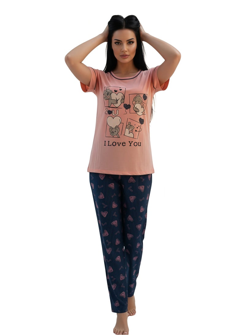 جوانا طقم بيجاما نسائي بطبعة "أحبك"، قميص بنصف كم وبنطال طويل، وردي فاتح - Image 3