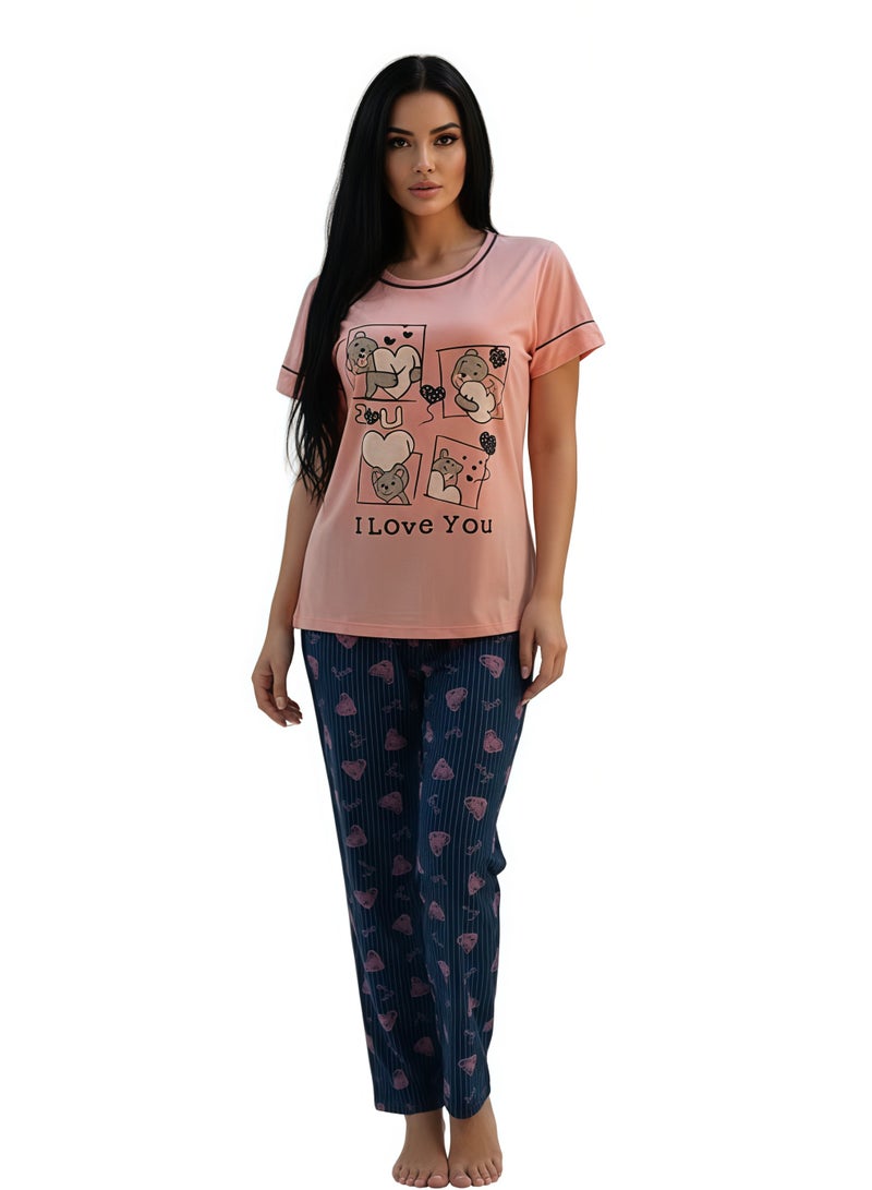 جوانا طقم بيجاما نسائي بطبعة "أحبك"، قميص بنصف كم وبنطال طويل، وردي فاتح - Image 1