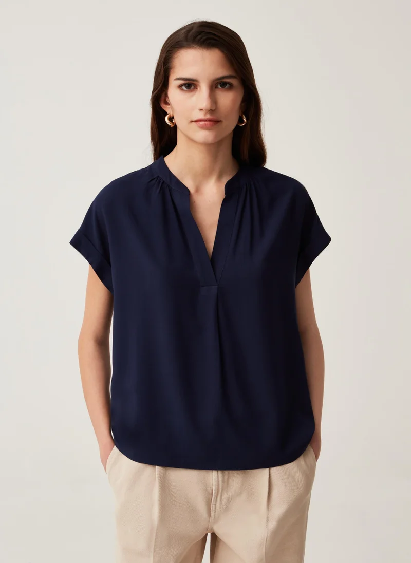 او في اس Sustainable viscose blouse with V neck