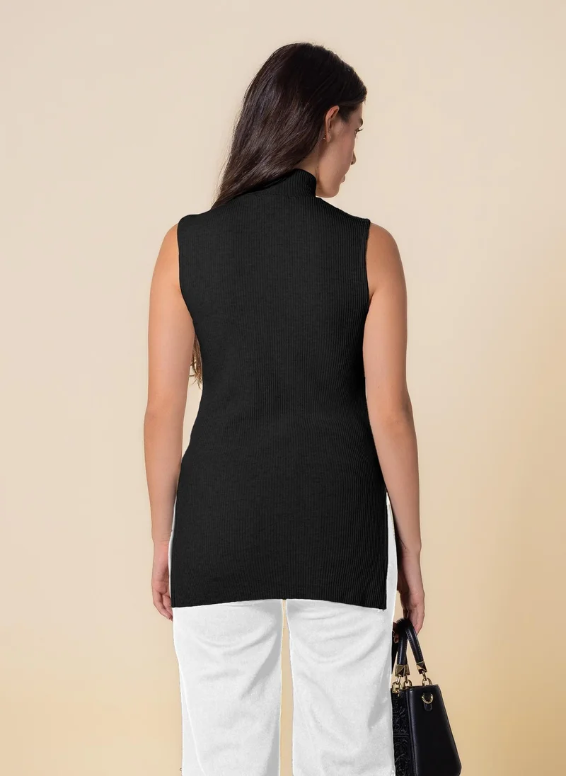 SHAPES HIGH NECK KNITTED TOP