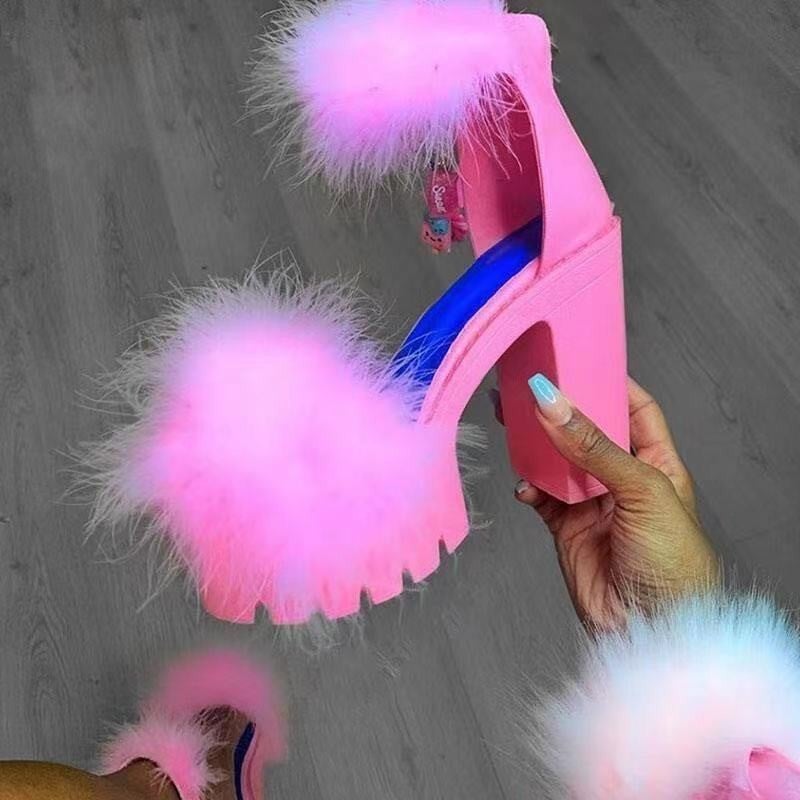 In stock independent station new women''s shoes 2023 and chunky heel furry plus size buckle high heel fashion sandals - Image 2