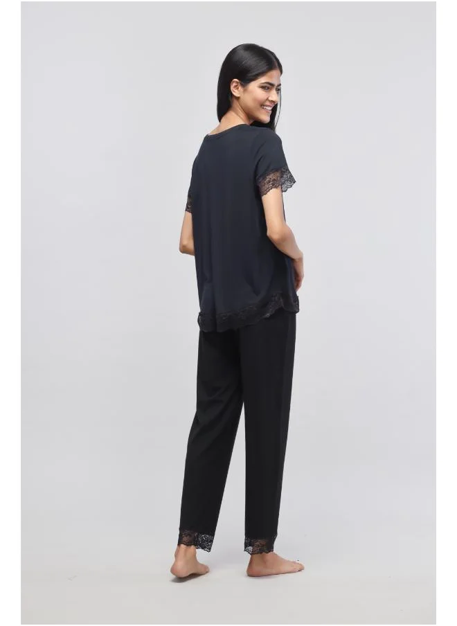 نسيسير Delicate  Black Lace Pajama Set