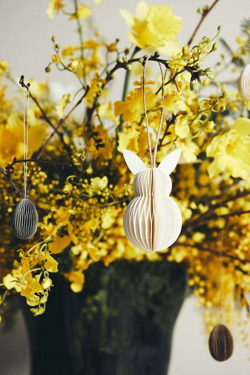 اتش اند ام عبوتان من زينة عيد الفصح الورقية