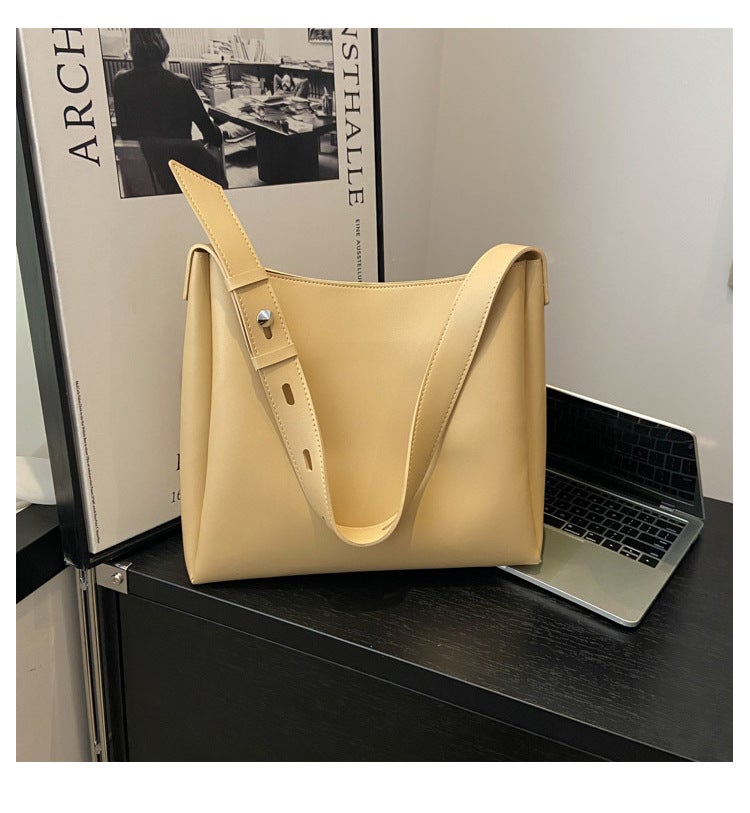 Korean Fashion Commuter Large Capacity Bag 2024 Winter New Atmospheric Personalized Trendy Shoulder Bucket Bag - Image 1