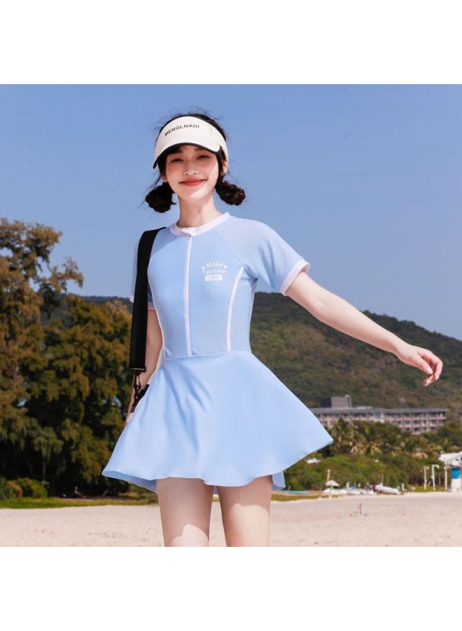 إسكدنيا بدلة سباحة للأطفال البنات قطعة واحدة تنورة كبيرة للأطفال البنات نصف كم للحماية من الشمس بدلة سباحة للفتيات ربيع حار للشاطئ - اللون: 8258 أزرق داكن - - Image 4