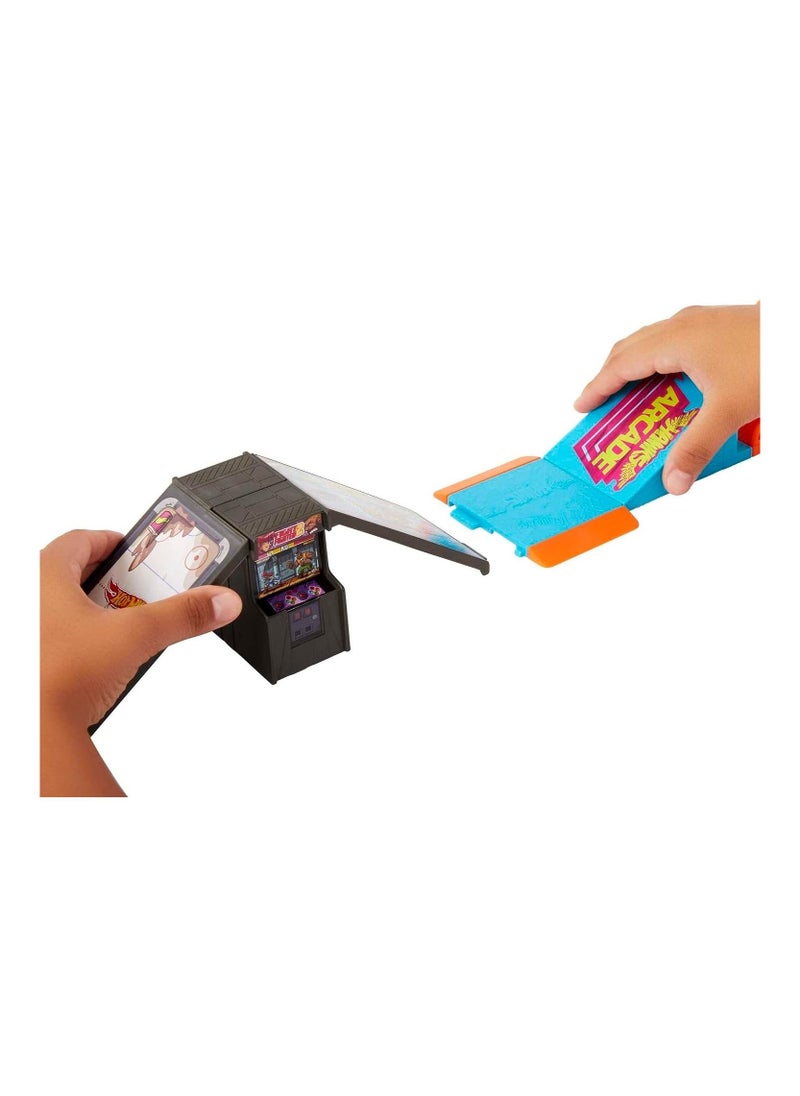 Hot Wheels Skate Arcade Skatepark Playset with Tony Hawk Fingerboard and Pair of Removable Skate Shoes