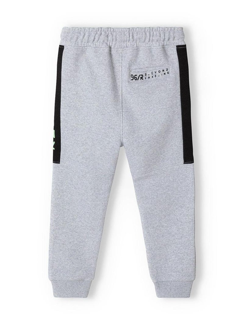 مينوتي بنطال رياضي أولادي بخصر مطاط ورباط وجوانب عصرية - Image 3