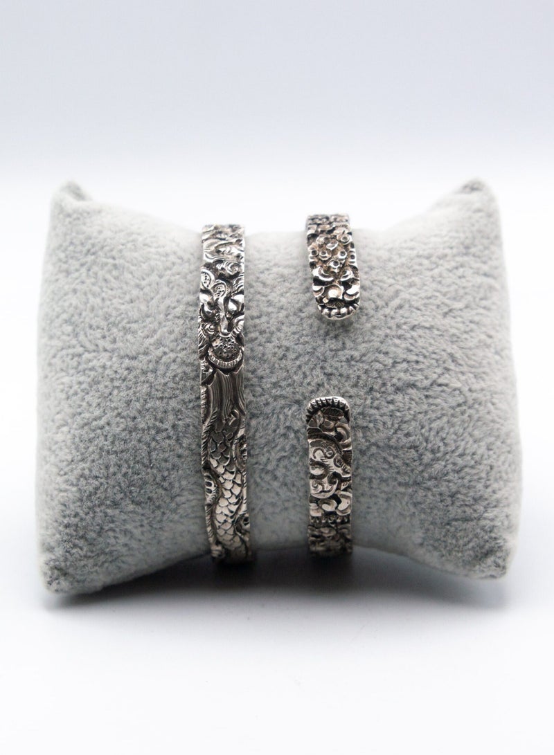 Alpine Crystals UAE Antique Elegant Pair of 925 Sterling Silver Engraved Bangles (2 pieces 58 grams) – Handcrafted in Nepal  - Image 4