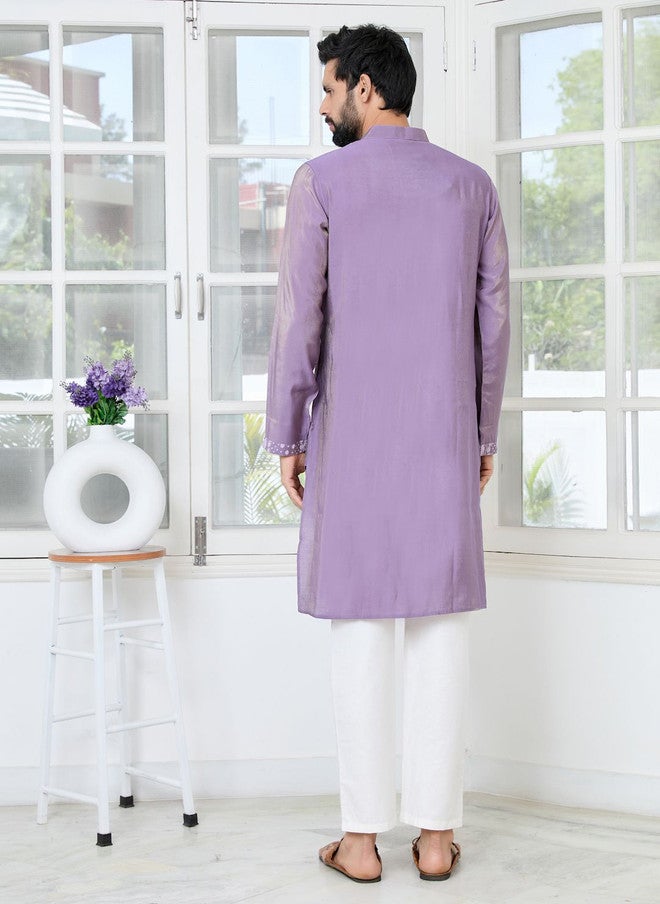 see designs قميص كورتا بنفسجي مزخرف بنقوش عرقية للرجال - Image 5