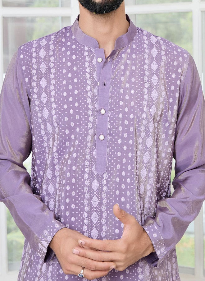 see designs قميص كورتا بنفسجي مزخرف بنقوش عرقية للرجال - Image 2
