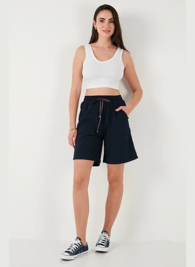 ليلا شورت نسائي قطني بخصر عالٍ وجيوب بقصة مريحة