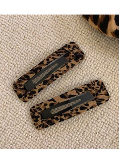 Mark Fairwhale Minimally Designed Side Fringe Clip 
