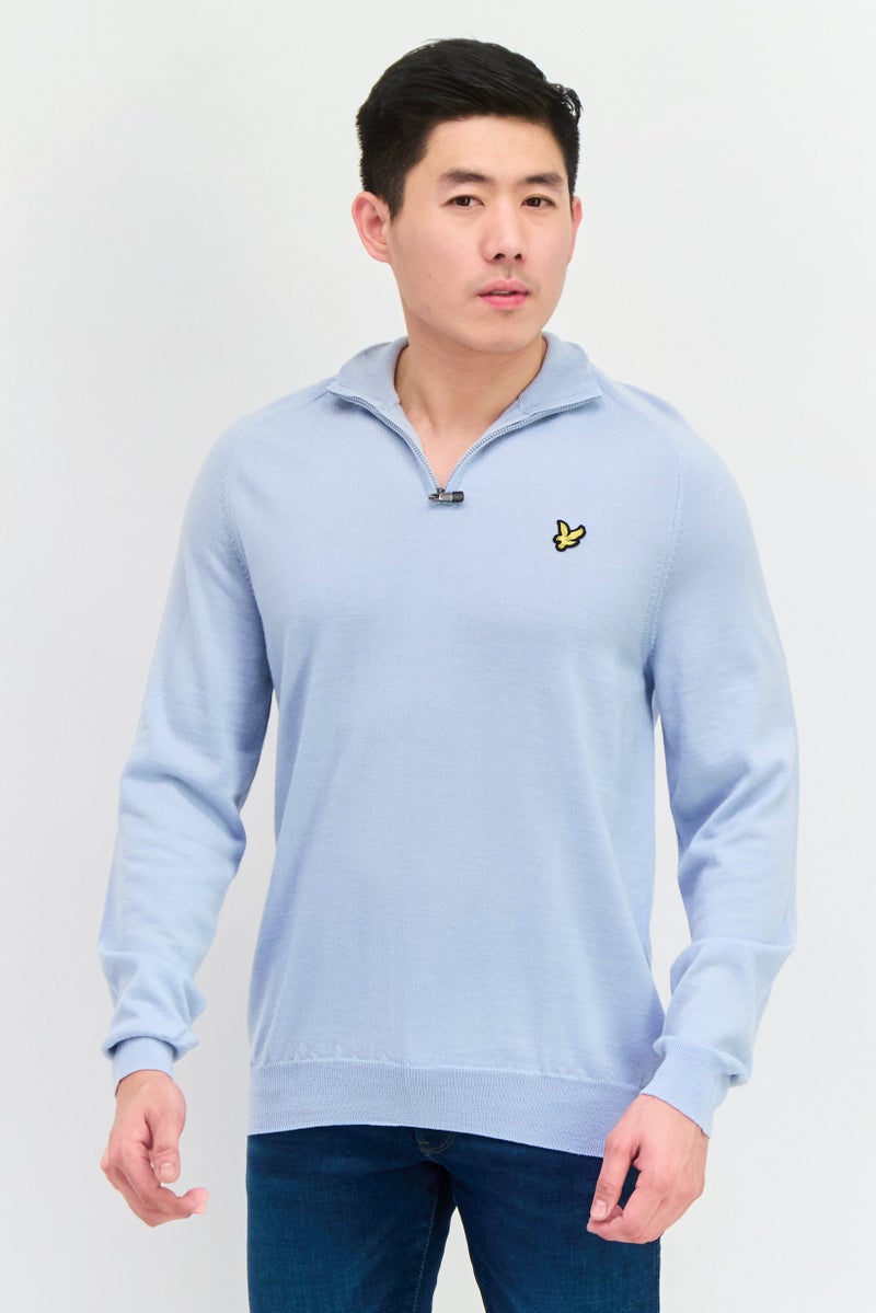 Lyle & Scott سويت شيرت رجالي بأكمام طويلة وياقة عالية، شعار العلامة التجارية، أزرق فاتح - Image 1