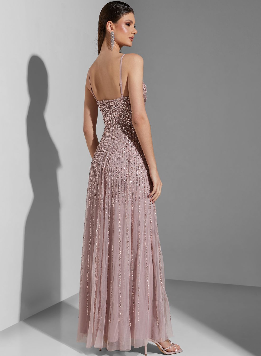 فستان مزين بالترتر