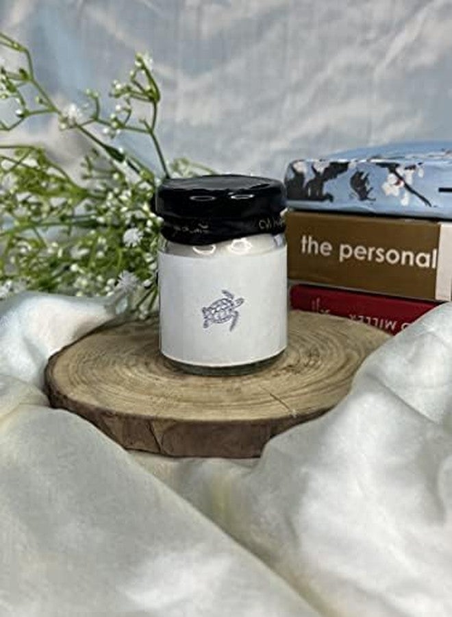 Wrapped up Love مجموعة شموع معطرة صغيرة من Wrapped up Love (بروائح Marine Melody، والقهوة المحمصة، والنعناع والأوكالبتوس) - عبوة من 3 قطع - Image 4