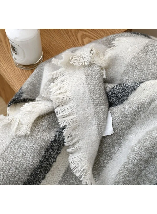 Mezoe Stripe Pattern Soft and Luxurious Yarn Dyed Woven Throw Grey and White 1 x 153 x 127 cm Mohair02