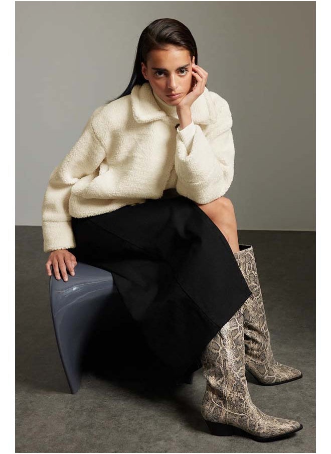 trendyol - Ecru Oversize Molded Plush Biker Jacket Coat TWOAW25MO00126 - Image 1