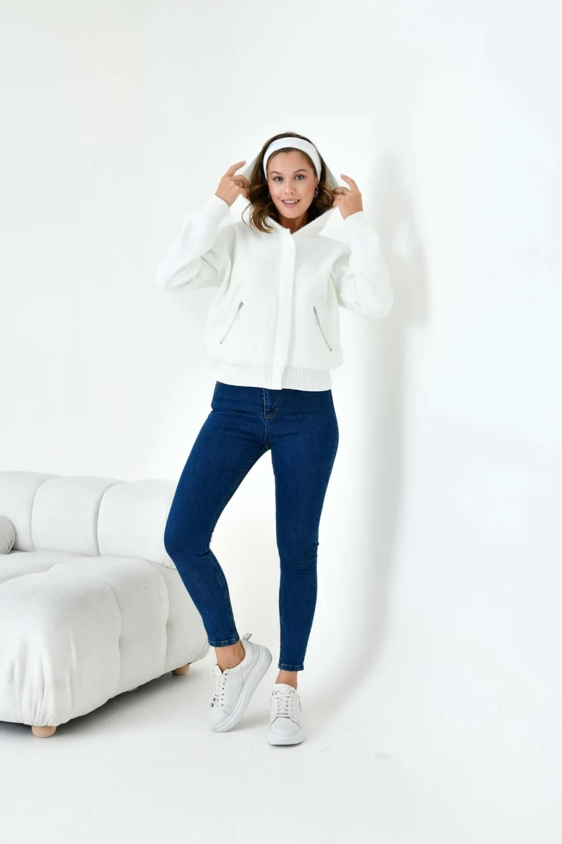 Garmi Women's Short Pocket Detailed Cardigan Ecru