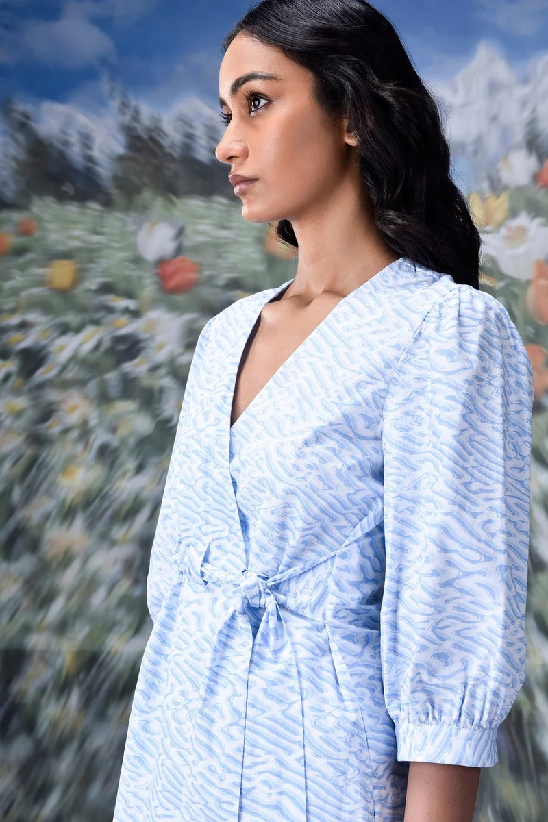 Genes Lecoanet Hemant طباعة متاهة شبه ملائمة التفاف أزرق فاتح