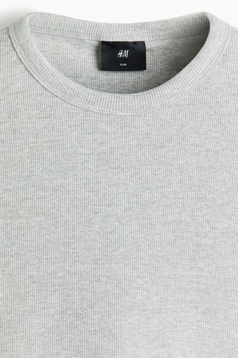 اتش اند ام تي-شيرت مرن بقصّة سلِم