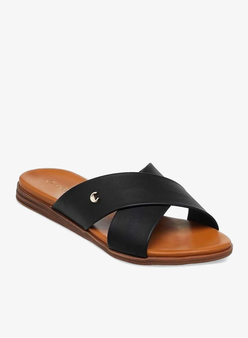 لو كونفورت صنادل نسائية مريحة بحزام متقاطع بلون سادة