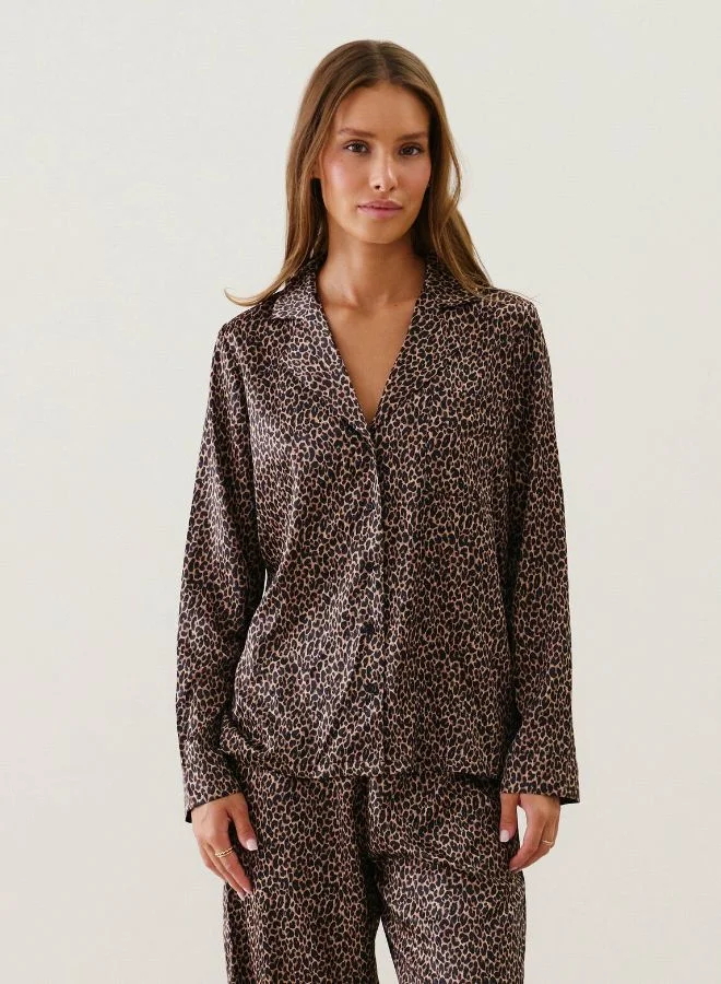 انديز قميص ساتان بطبعة ليوبارد
