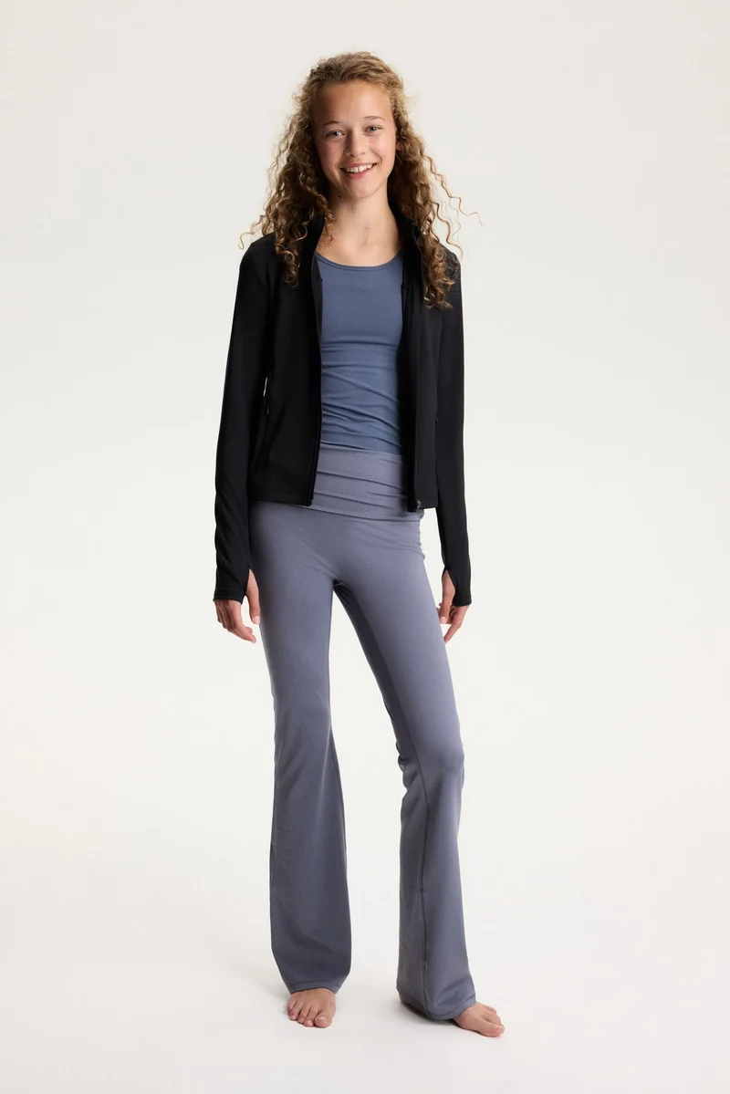 اتش اند ام لغينغز رياضي من نسيج سوفت موف بحافة سفلية واسعة