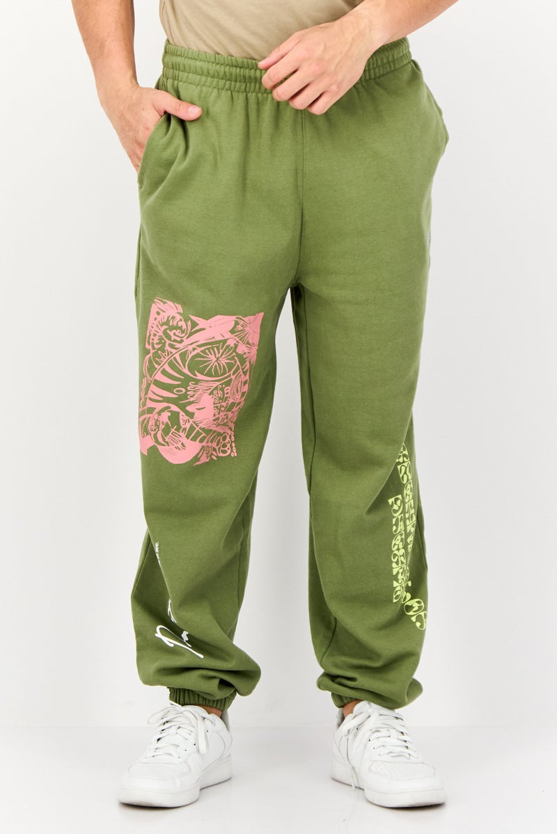 Levi's سروال رياضي للرجال بقصة عادية وطباعة جرافيك، زيتوني - Image 1