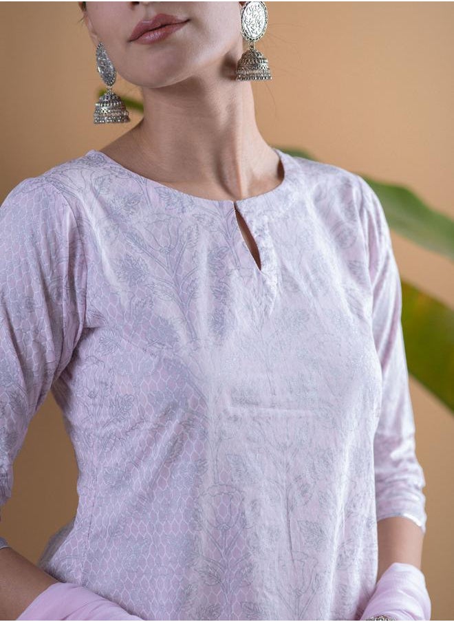 Libas Printed Straight Kurta with Palazzo and Chiffon Solid Dupatta Set by Styli  - Image 5
