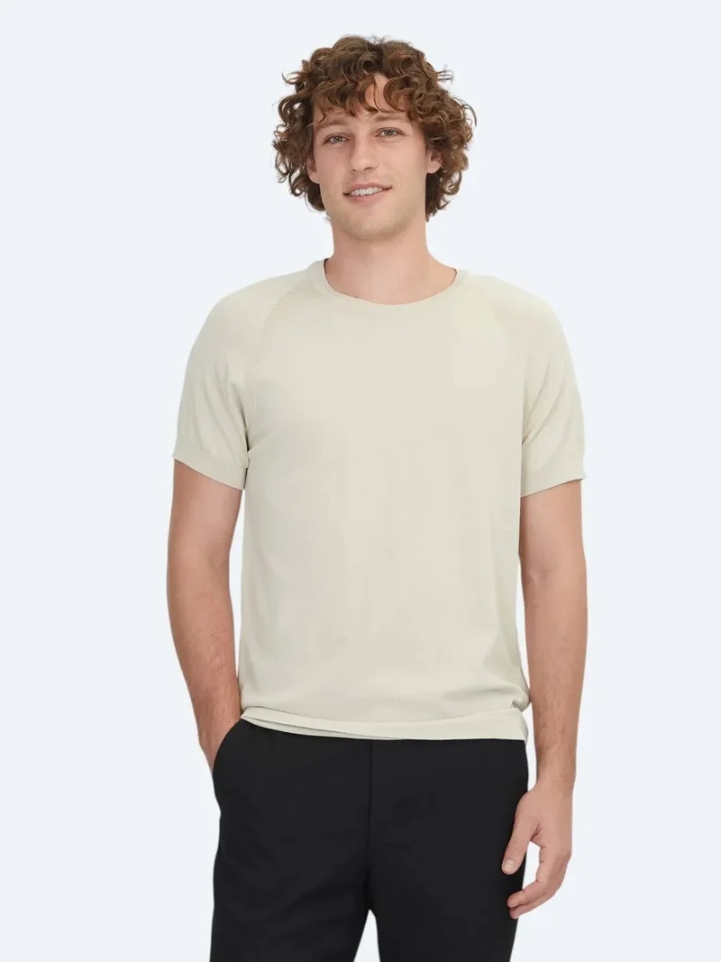 كيب ملابس تريكو بلون بيج فاتح