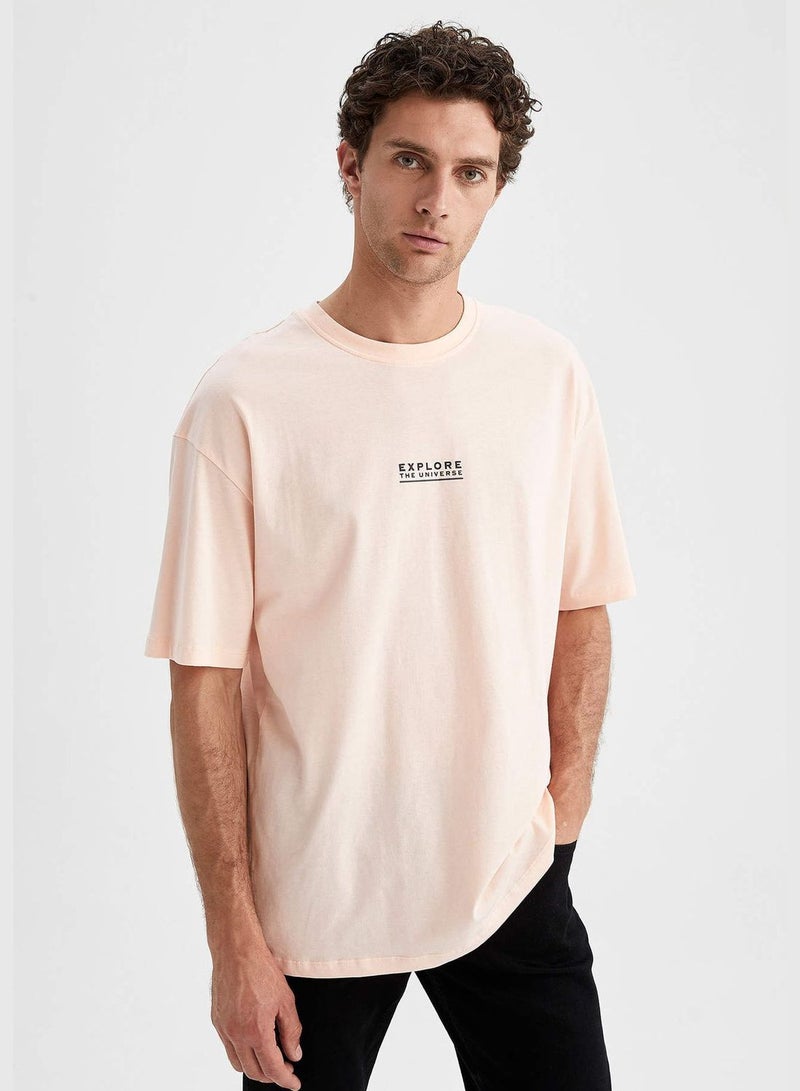 ديفاكتو تيشيرت فضفاض بأكمام قصيرة وطبعة شعار بسيط - Image 4