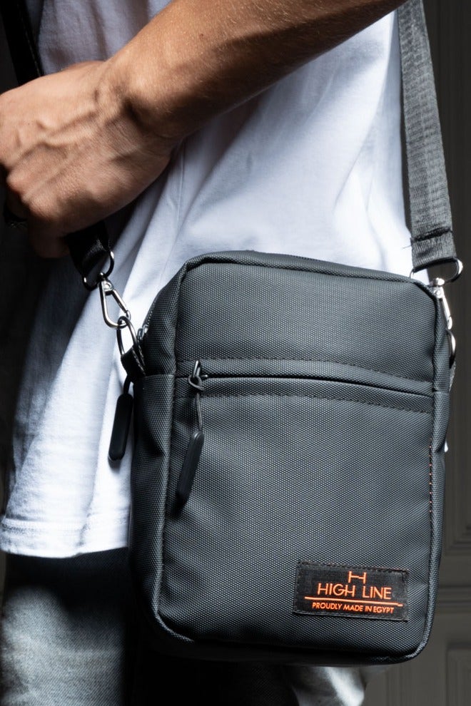 هاي لاين ستور حقيبة هايلاين إكسبلور – حقيبة كروس مقاومة للماء للرجال والنساء – حقيبة كتف صغيرة للسفر – خفيفة الوزن من نايلون ميكرو – حقيبة رياضية وعملية تستعملها فى كل الاوقات - Image 1